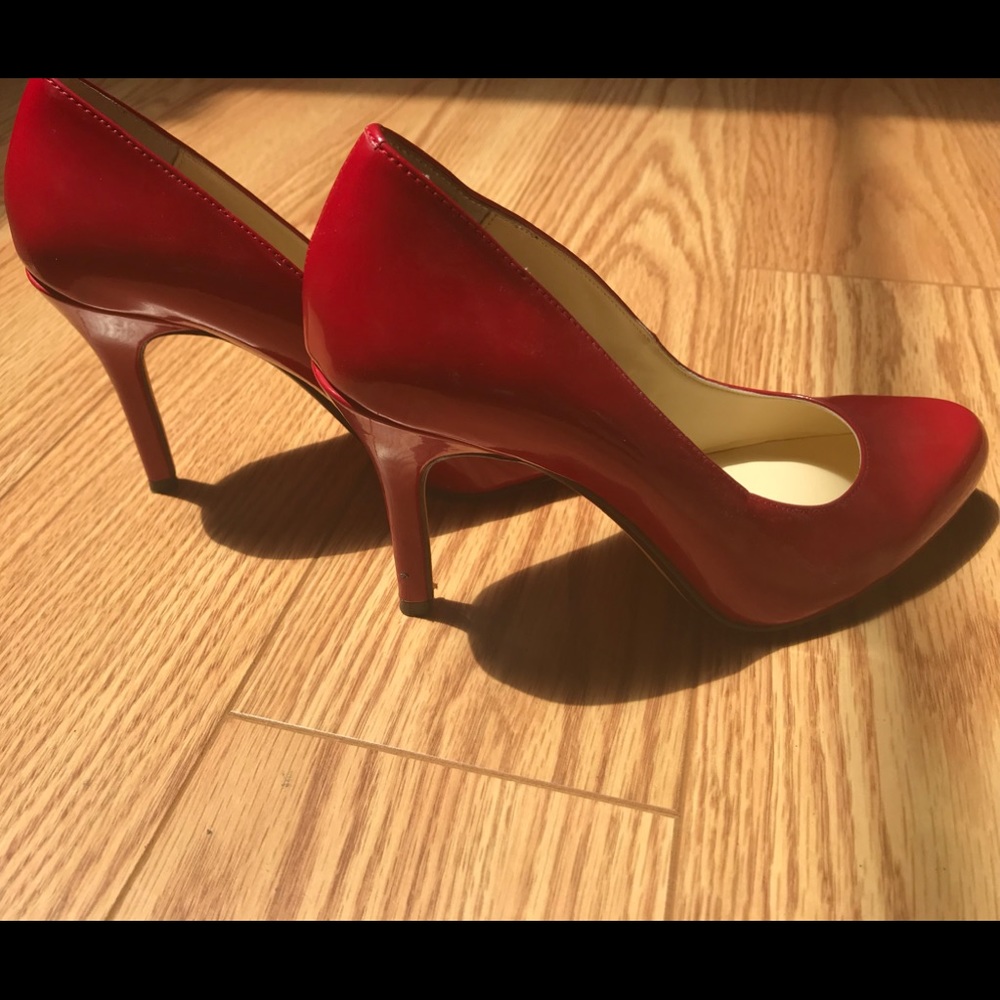 Max studio red heels. Size 6.